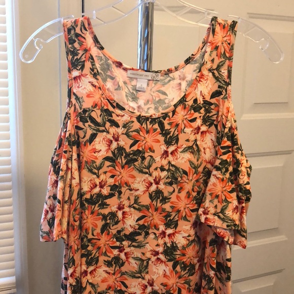 Dressbarn Flower Shirt 🧡 - Picture 2 of 4